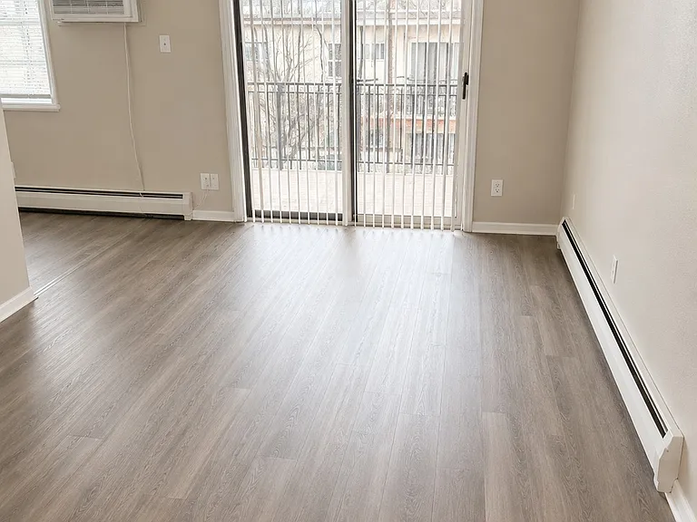 400 Larpenteur Ave W #4 — Photo 4