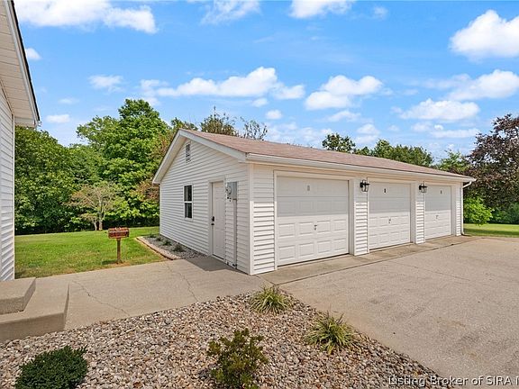 3rd image of 2830 Red Hill Road