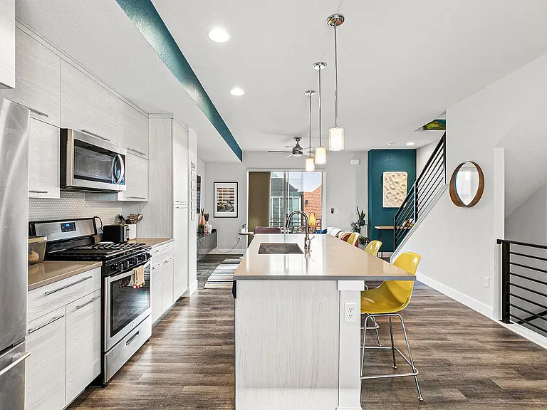 5656 W 11th Pl — Photo 10