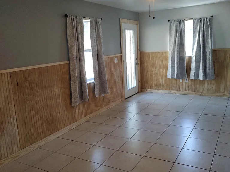 2328 SW Fort King St — Photo 4