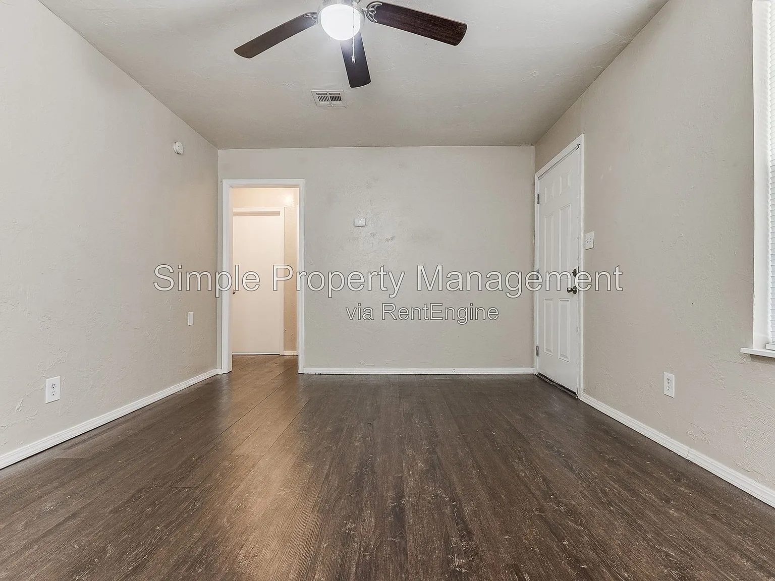 3 bed, 1.0 bath, 942 sqft, $1,100 — Photo 4