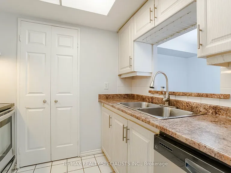 265 Enfield Pl #1808 — Photo 9