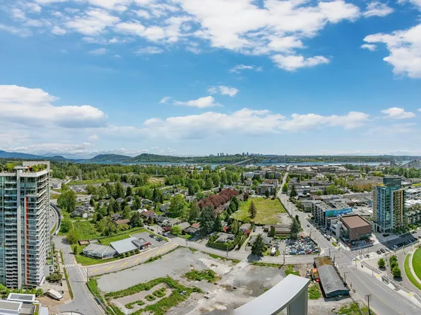 1500 Fern St #2604, North Vancouver, BC V7J 0A9