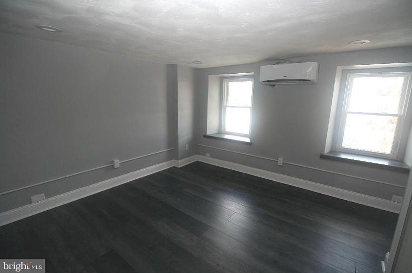 1st image of 42 Ross St