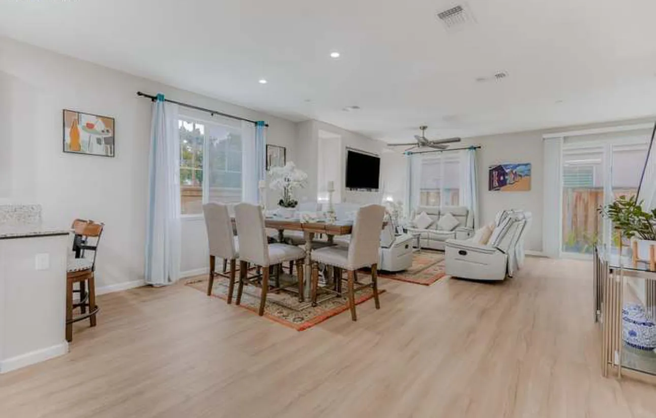 4 bed, 2037 sqft, $3,700 — Photo 4