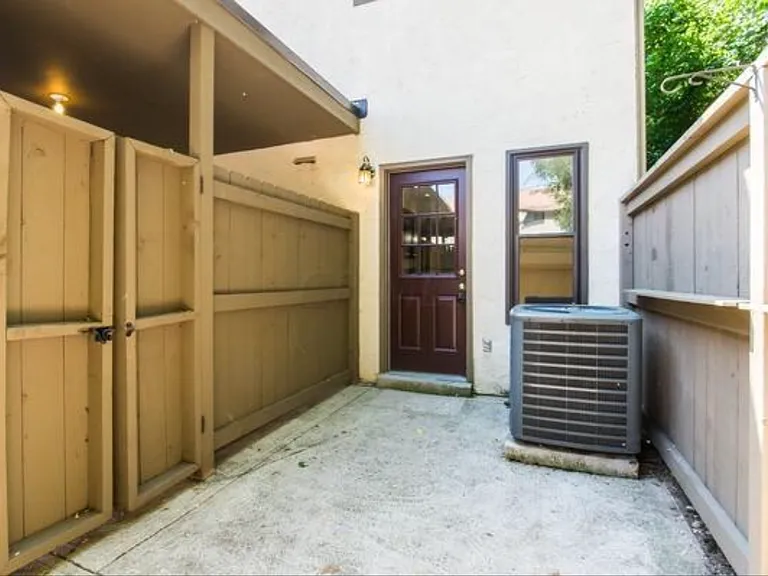 3245 Summerdale Ln — Photo 19