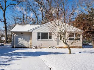 10 Morning Glory Ct, Toms River, NJ 08755