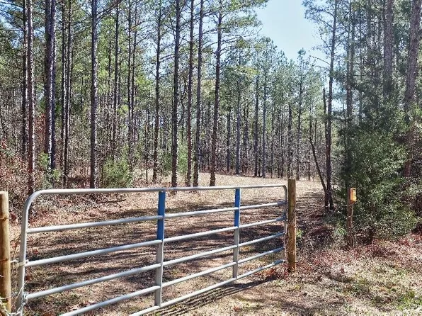 66 Callahan Ln, Bolivar, TN 38008
