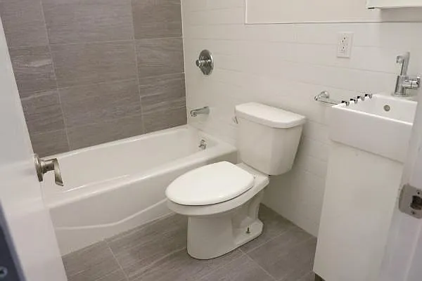 Rented by Manhattan Best Realty, Inc. | media 13