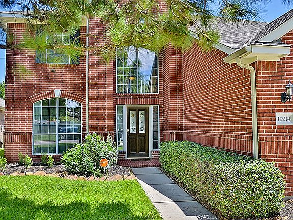 3rd image of 19214 Piney Way Dr