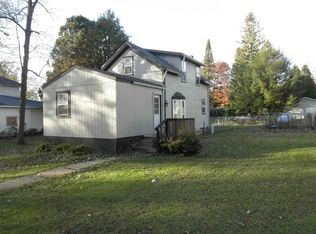 306 W 4th St, Riceville, IA 50466