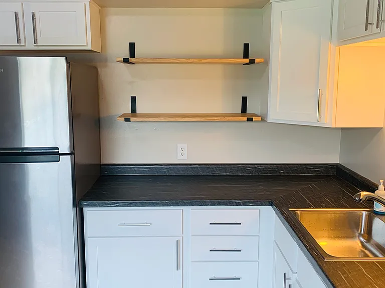 394 Stanley Ct #D — Photo 3