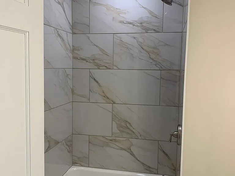 824 E High St — Photo 11