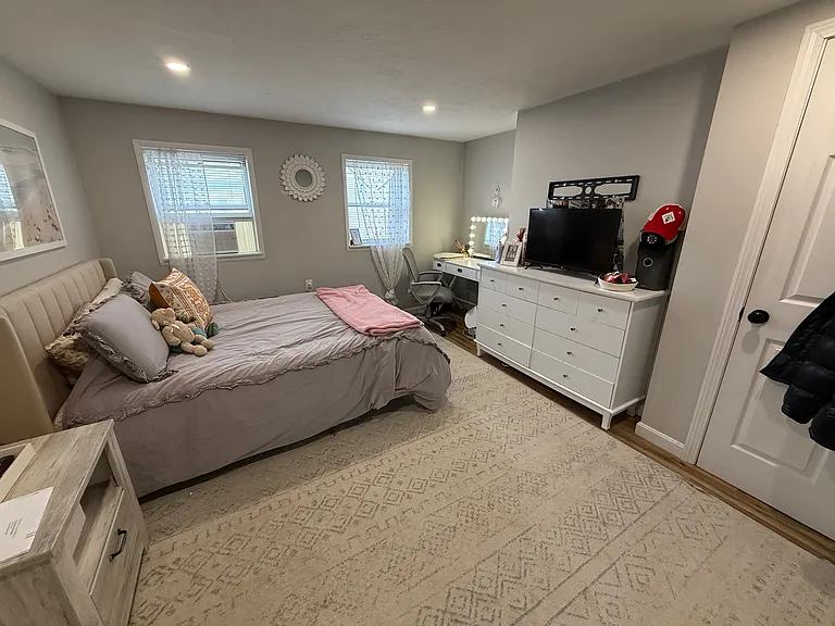 281 Bowen St #2 — Photo 16