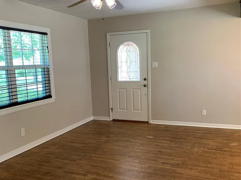 340 Westwood Ln — Photo 6