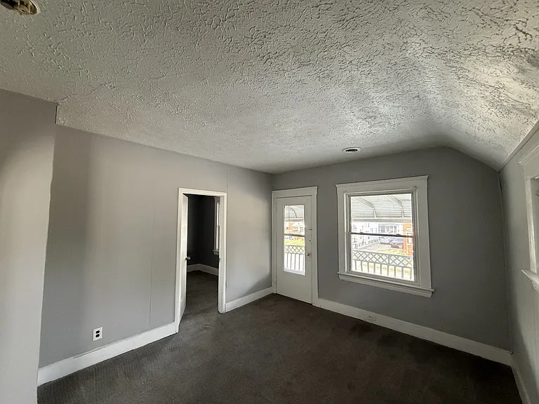 4218 Denison Ave — Photo 6