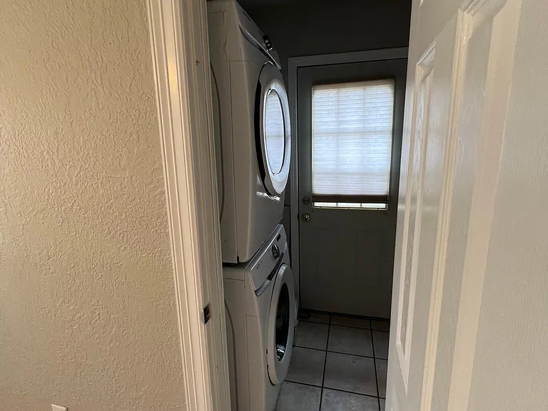 908 W Comanche St — Photo 6