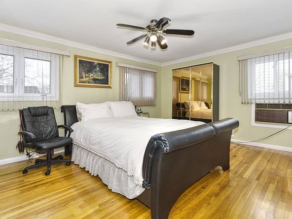 5th image of 239 Whitman Dr