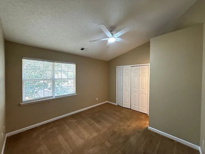 12817 Sickles Dr — Photo 11