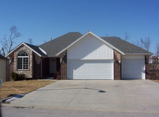 3167 S Creekside Dr, Springfield, MO 65807