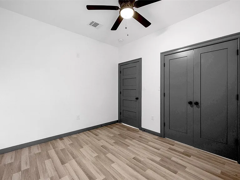 3625 Lydia St #B — Photo 10