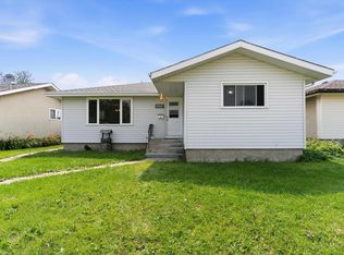 6907 Delwood Rd NW, Edmonton, AB T5C 3A6
