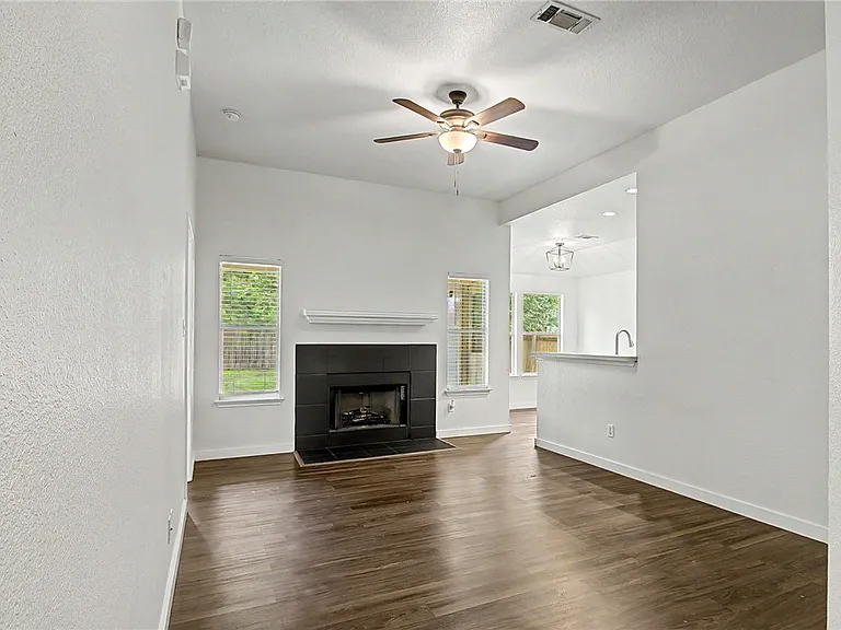 15303 Faircrest Ct — Photo 5