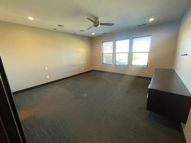 2676 S 3030 E — Photo 18