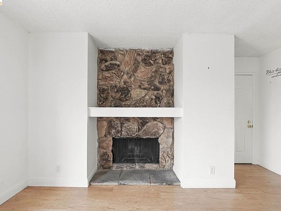 3rd image of 981 Cheryl Ann Cir APT 40