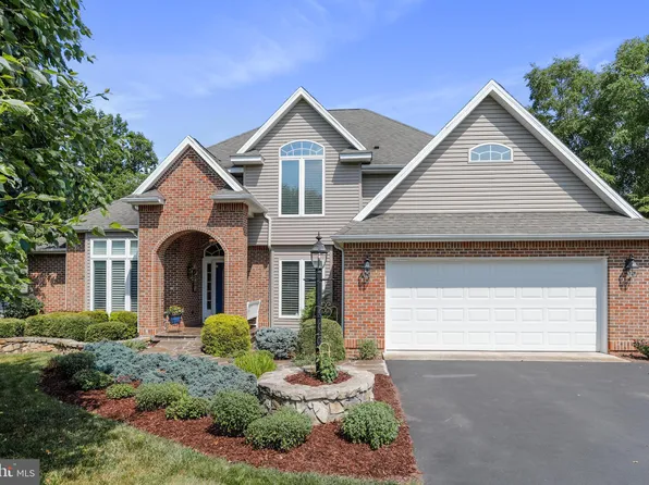 397 Peace Pipe Ln, Hedgesville, WV 25427