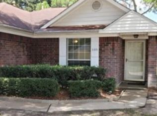 606 Shadowlake Ct, Sealy, TX 77474