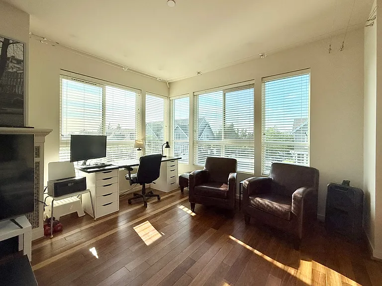 2405 NE Park Dr — Photo 13