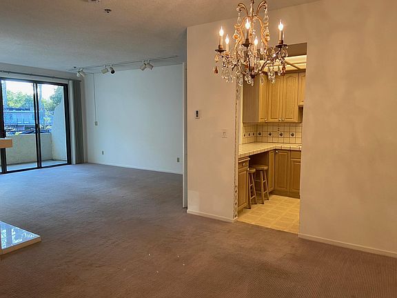 3rd image of 1515 Floribunda Ave APT 206