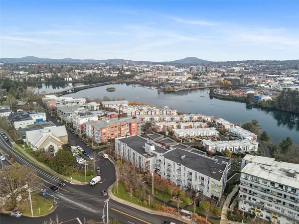 767 Tyee Rd #404, Victoria, BC V9A 0G5