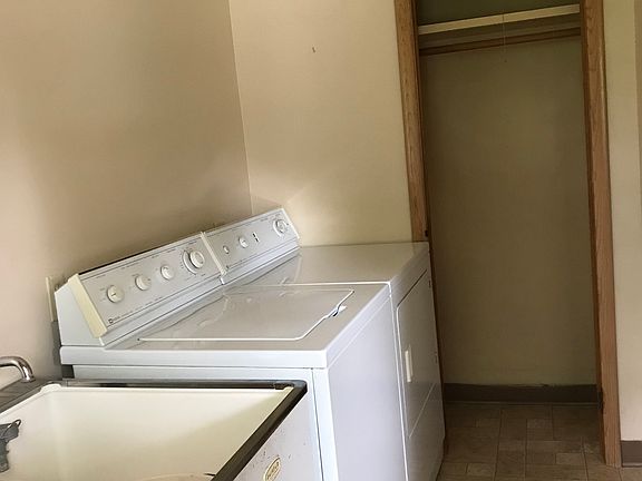 Laundry room/mudroom 
