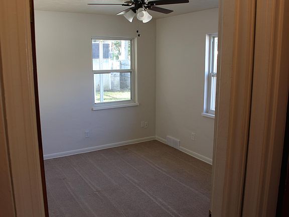 4th image of 2501 Oakley Ave