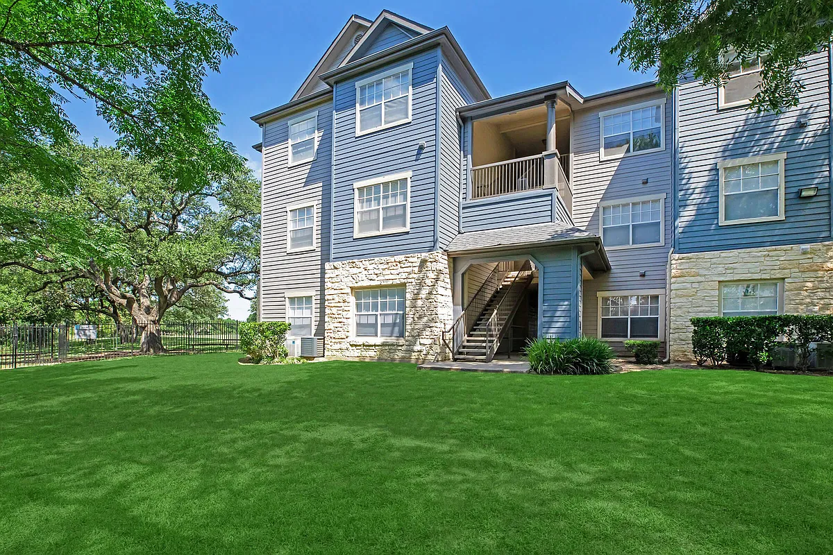 Building Photo - Falls Round Rock