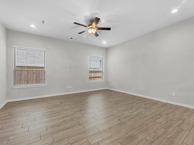731 Lacebark Elm Trl — Photo 6