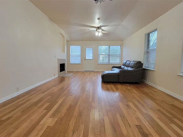4831 Dark Canyon Ct — Photo 21