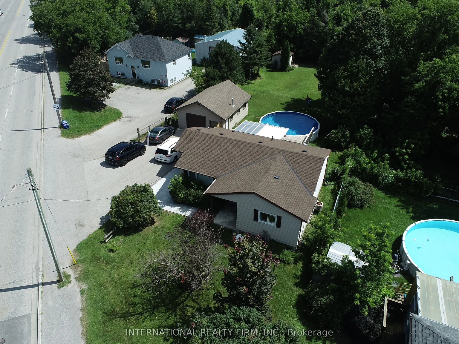 3 bed, $2,300 — Photo 1