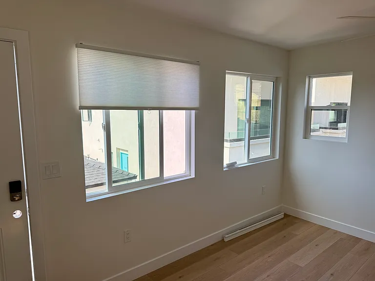 950-952 Beryl St #2 — Photo 6
