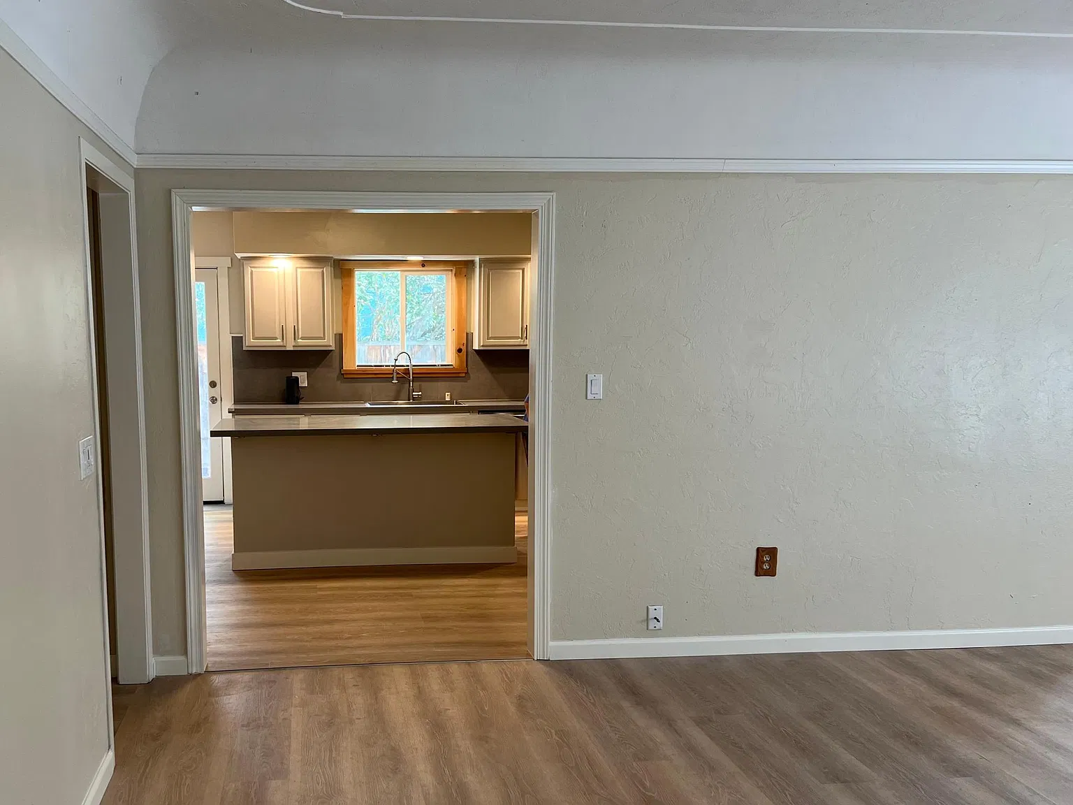 3 bed, 1434 sqft, $4,300 — Photo 4