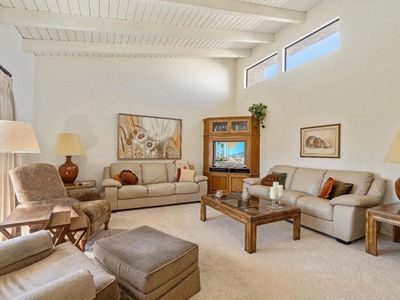 2051 E Colombard Dr, Palm Springs, CA, 92264