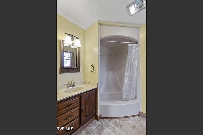 215 White Sands Rd — Photo 12