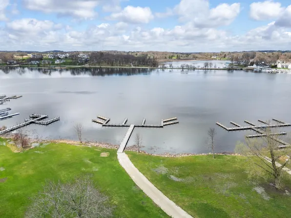 413 Strauss Ave Unit 1, Green Lake, WI 54941