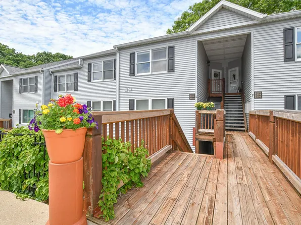 2208 Parkview Ave, Kalamazoo, MI 49008