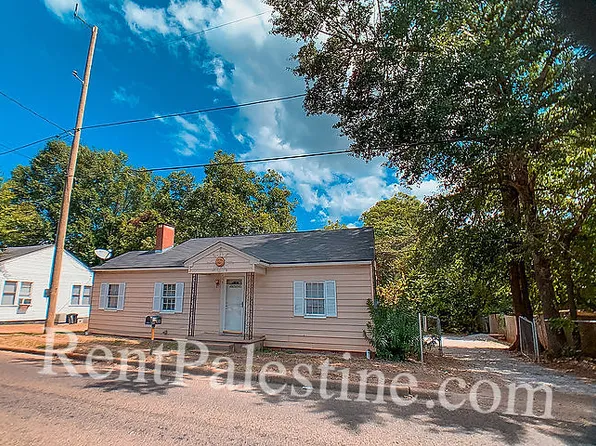 404 Crockett Rd, Palestine, TX 75801
