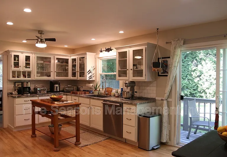 70 Pleasant Ave — Photo 12