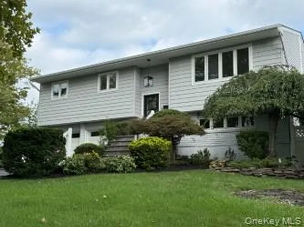6 Oatley Place, Commack, NY 11725