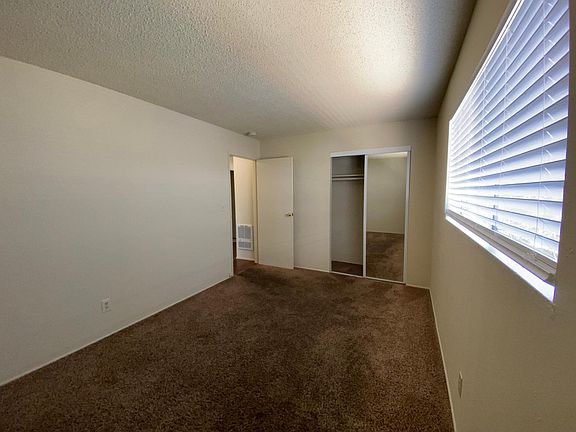2nd image of 930 Roswell Ave
